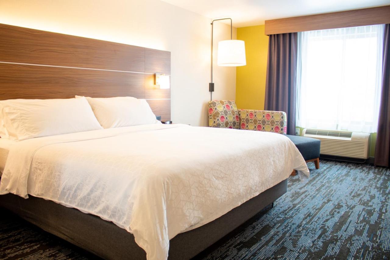 Holiday Inn Express & Suites Wausau By Ihg Weston Exterior foto