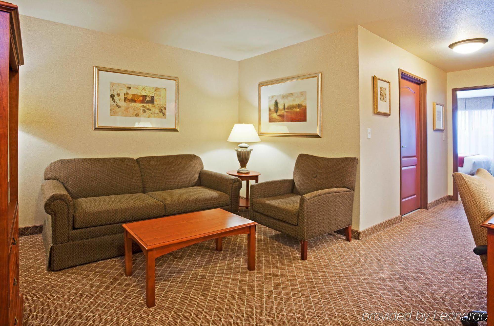 Holiday Inn Express & Suites Wausau By Ihg Weston Habitación foto